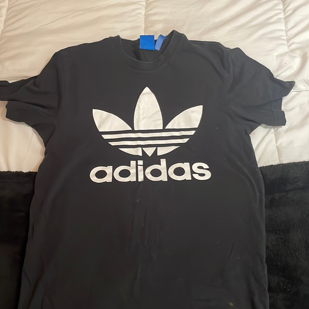 Adidas tshirt size small
